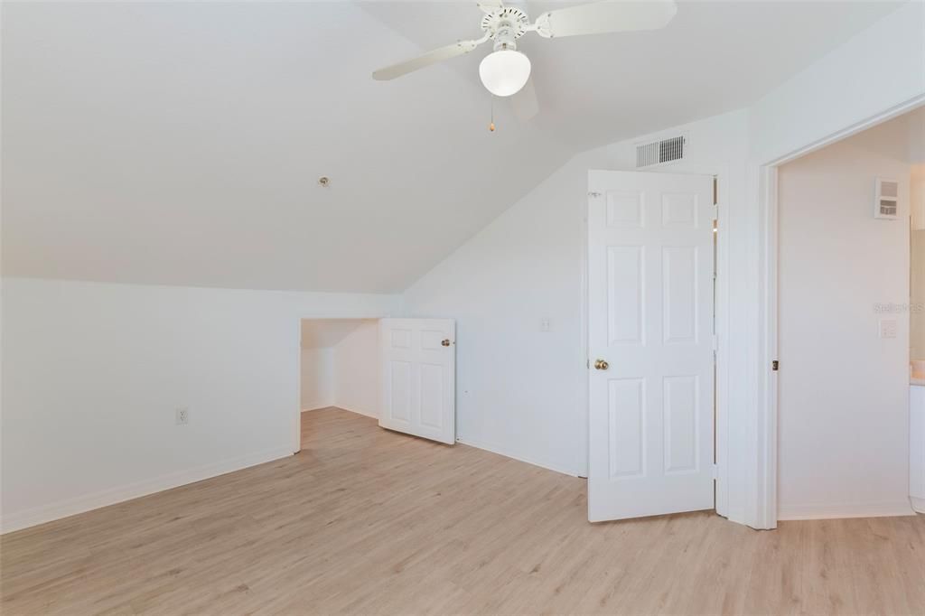 For Sale: $134,495 (1 beds, 1 baths, 650 Square Feet)
