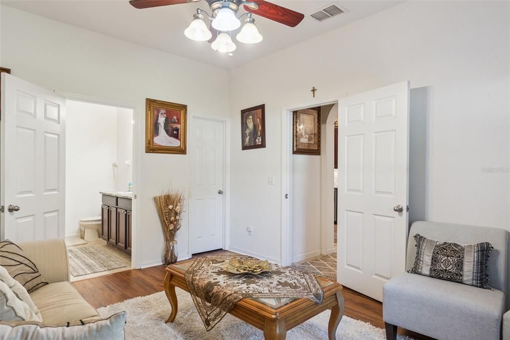 Active With Contract: $375,000 (5 beds, 3 baths, 1966 Square Feet)