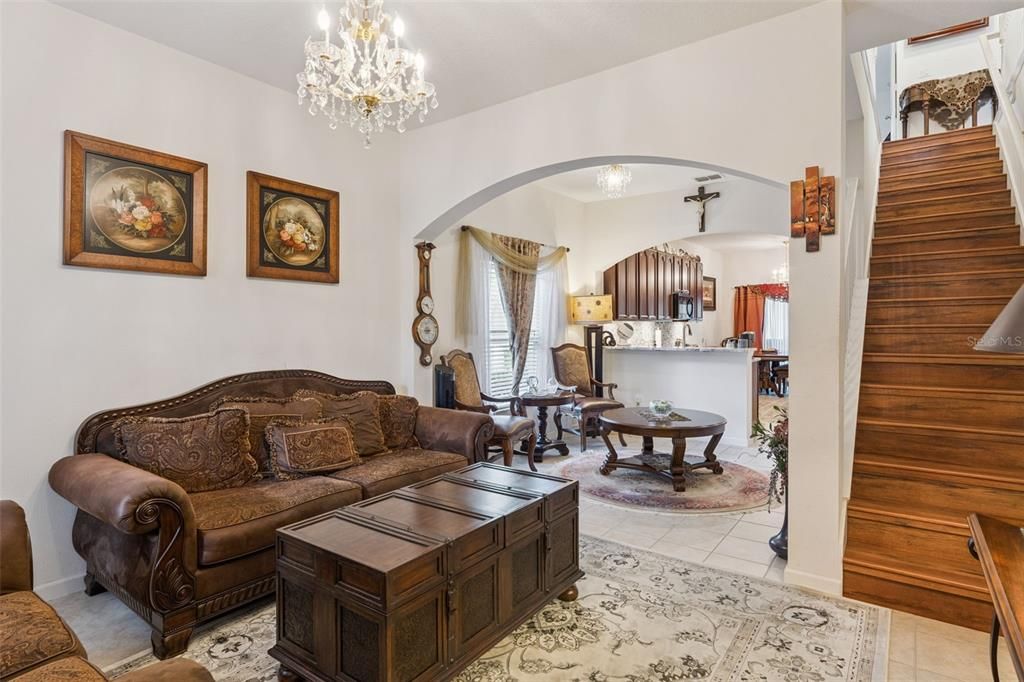 Active With Contract: $375,000 (5 beds, 3 baths, 1966 Square Feet)