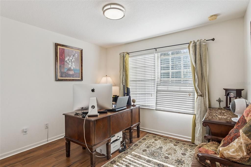 Active With Contract: $375,000 (5 beds, 3 baths, 1966 Square Feet)