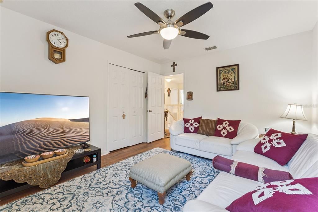 Active With Contract: $375,000 (5 beds, 3 baths, 1966 Square Feet)