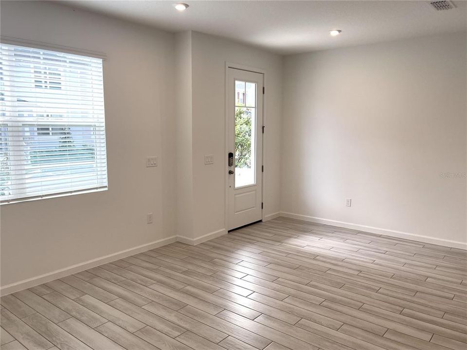 En Renta: $2,500 (4 camas, 2 baños, 1643 Pies cuadrados)