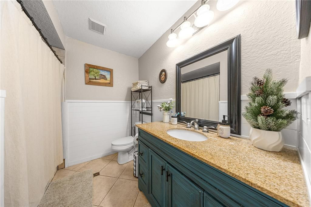 Под контрактом: $349,900 (3 спален, 2 ванн, 1196 Квадратных фут)