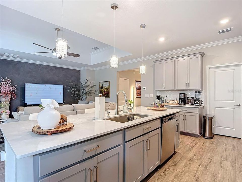 На продажу: $548,900 (3 спален, 3 ванн, 2173 Квадратных фут)