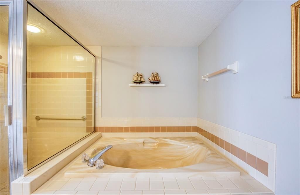 待售: $749,900 (3 贝兹, 2 浴室, 2146 平方英尺)