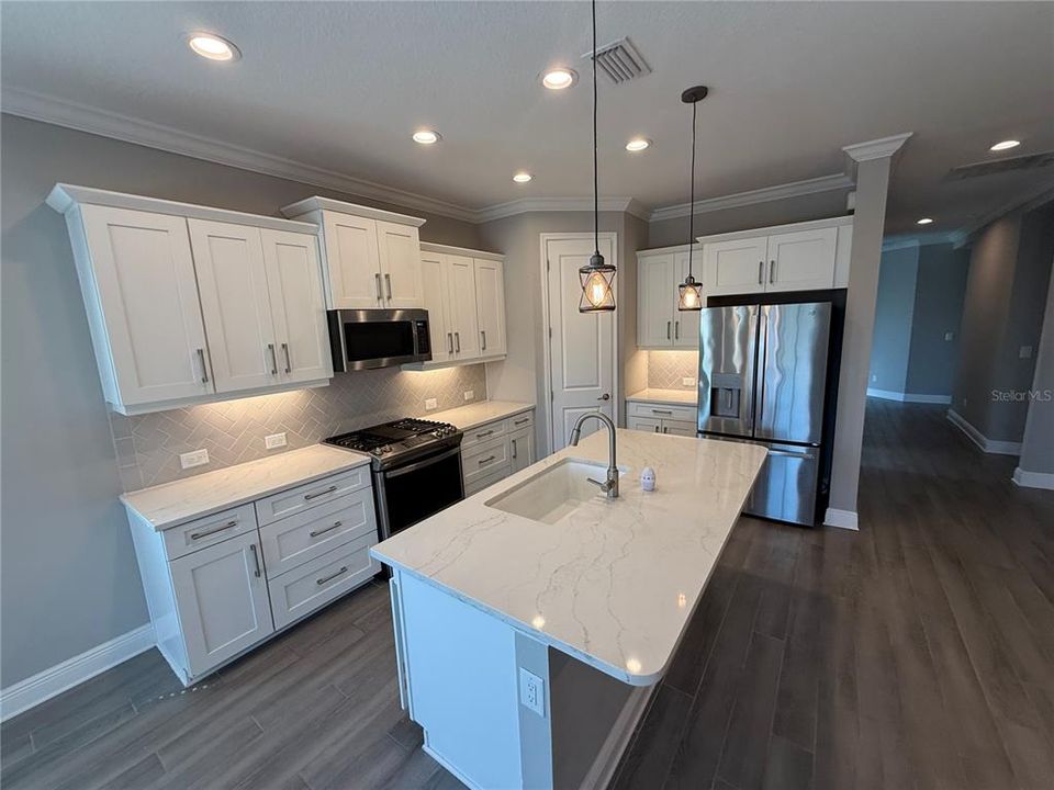 For Sale: $363,000 (3 beds, 2 baths, 1859 Square Feet)