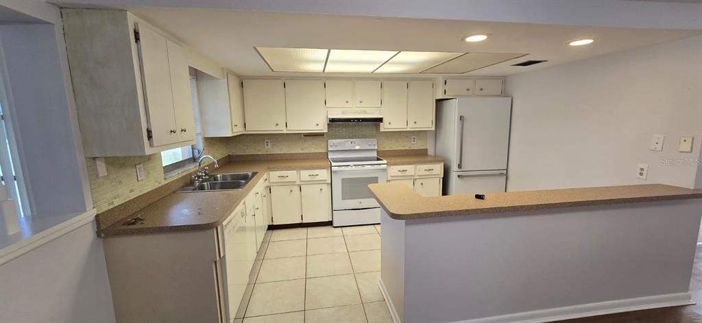 出租: $1,700 (2 贝兹, 2 浴室, 1292 平方英尺)