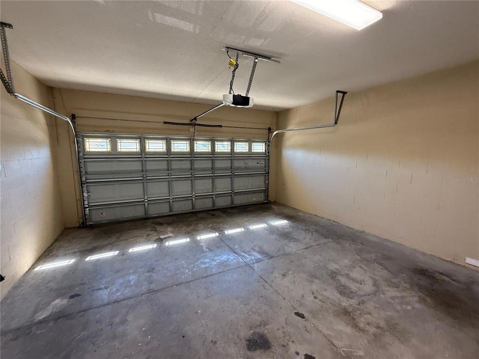 For Rent: $2,030 (3 beds, 2 baths, 1885 Square Feet)