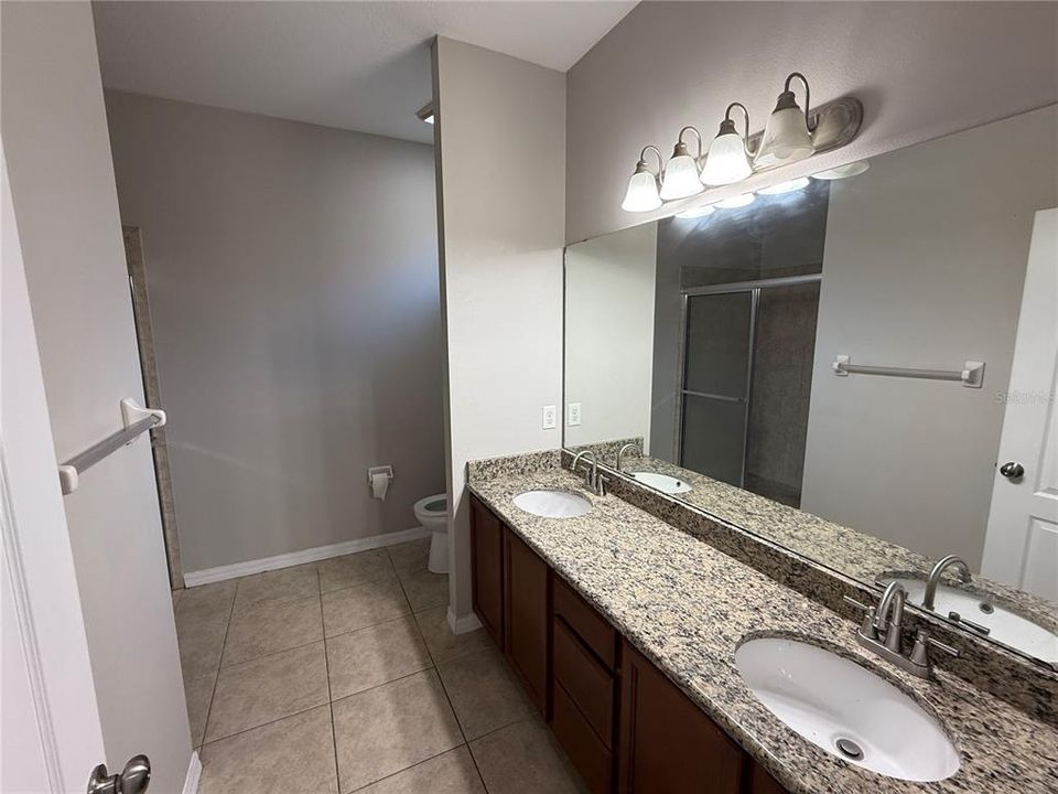 For Rent: $2,030 (3 beds, 2 baths, 1885 Square Feet)