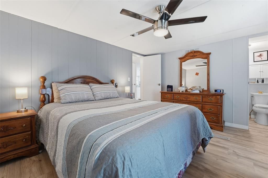 For Sale: $239,900 (3 beds, 2 baths, 1176 Square Feet)