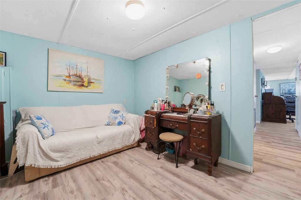 For Sale: $239,900 (3 beds, 2 baths, 1176 Square Feet)