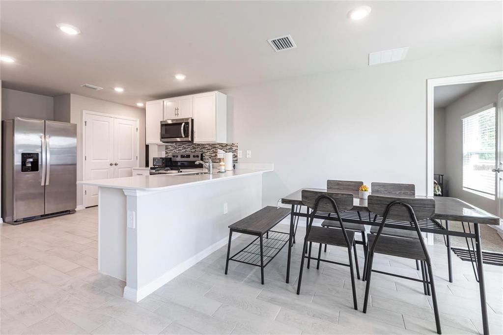 For Rent: $1,950 (3 beds, 2 baths, 1389 Square Feet)