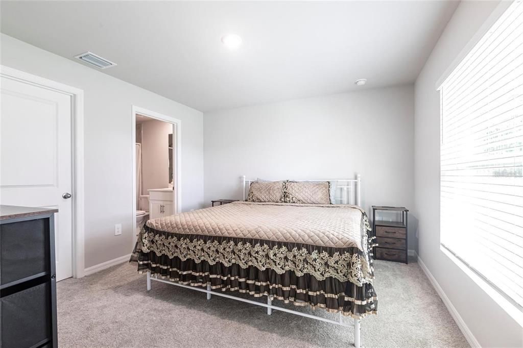 For Rent: $1,950 (3 beds, 2 baths, 1389 Square Feet)