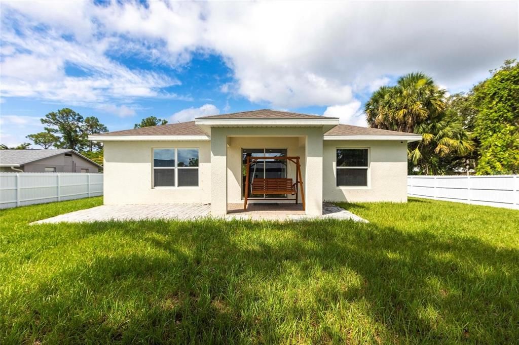 For Rent: $1,950 (3 beds, 2 baths, 1389 Square Feet)