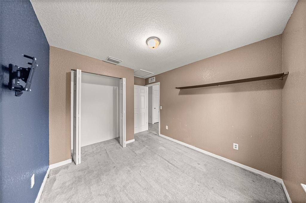 Active With Contract: $210,000 (3 beds, 2 baths, 1014 Square Feet)