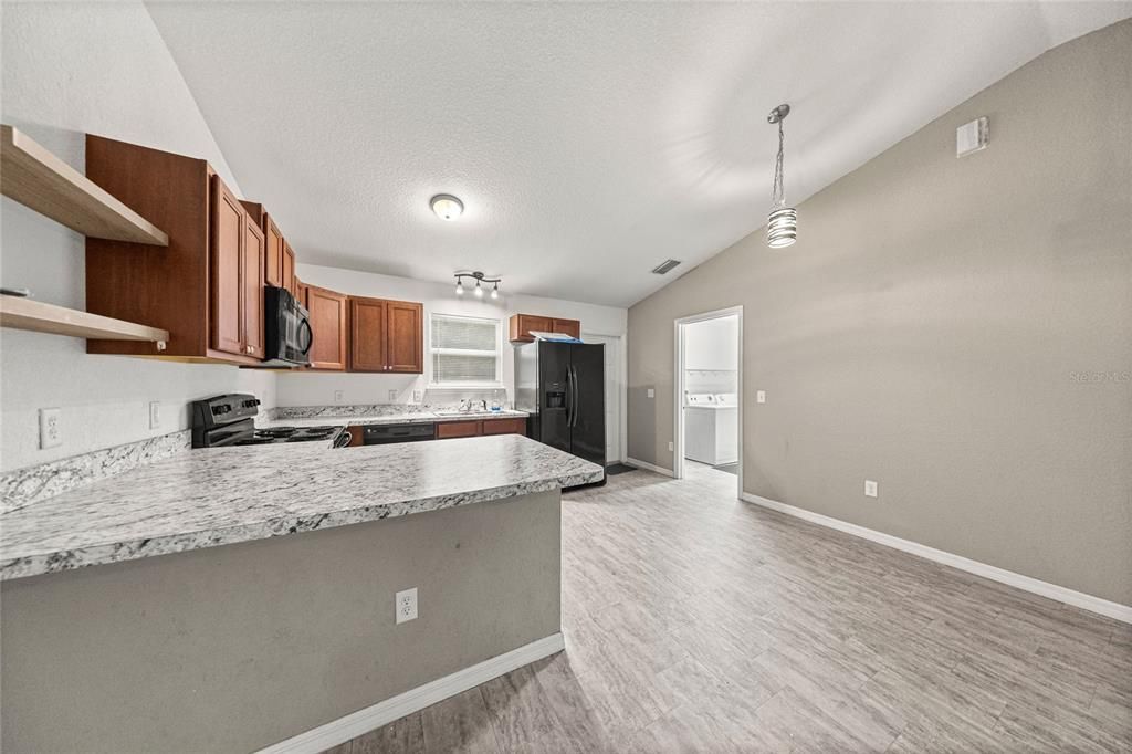 Active With Contract: $210,000 (3 beds, 2 baths, 1014 Square Feet)