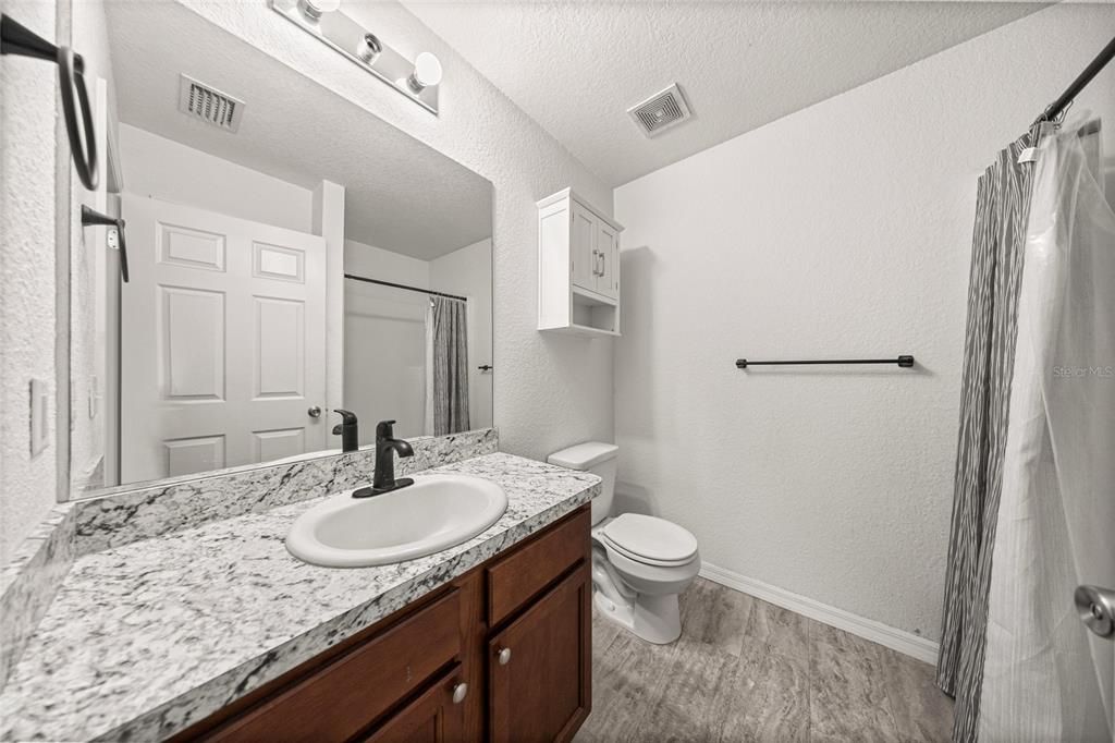 Active With Contract: $210,000 (3 beds, 2 baths, 1014 Square Feet)