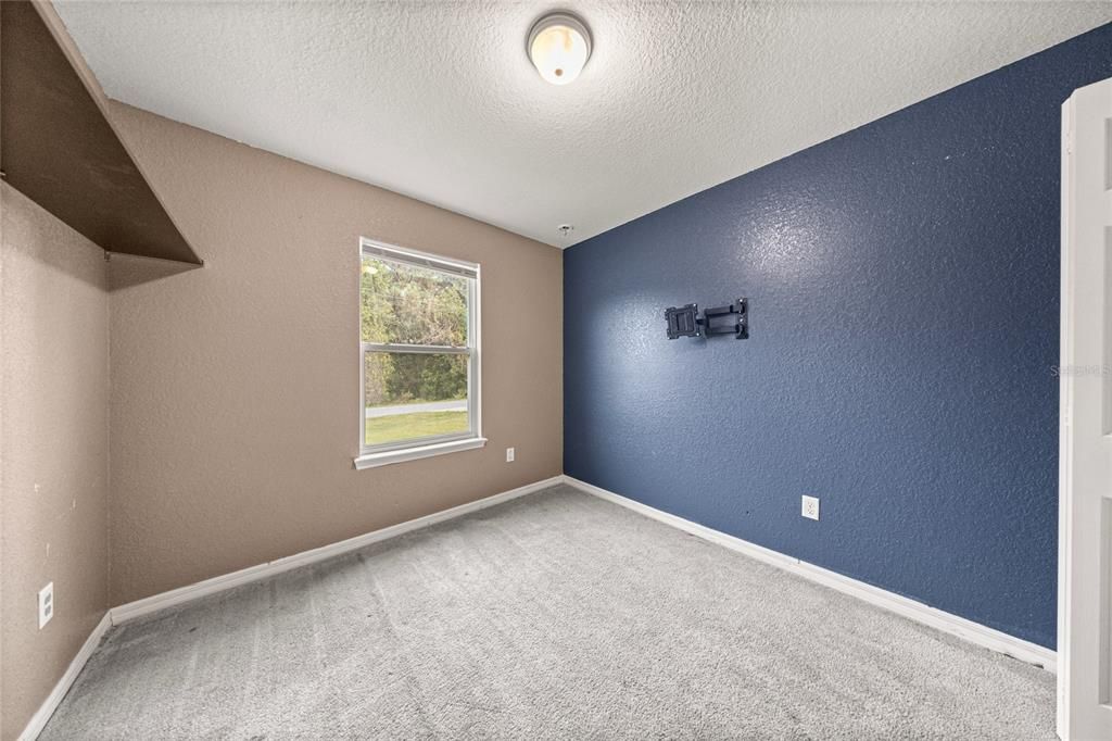 Active With Contract: $210,000 (3 beds, 2 baths, 1014 Square Feet)