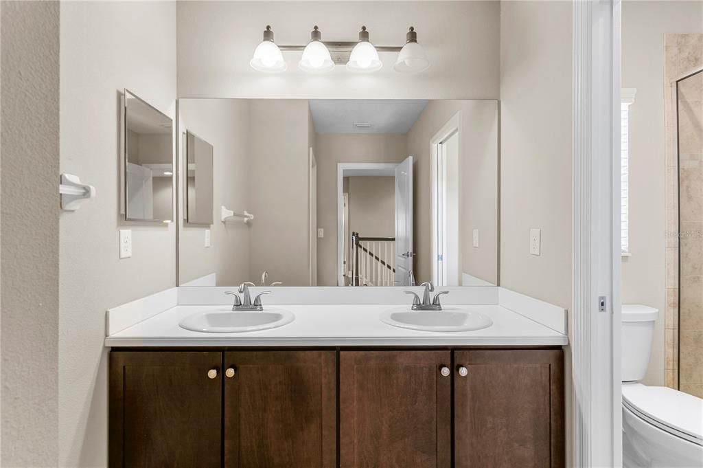 For Sale: $639,000 (5 beds, 3 baths, 3484 Square Feet)