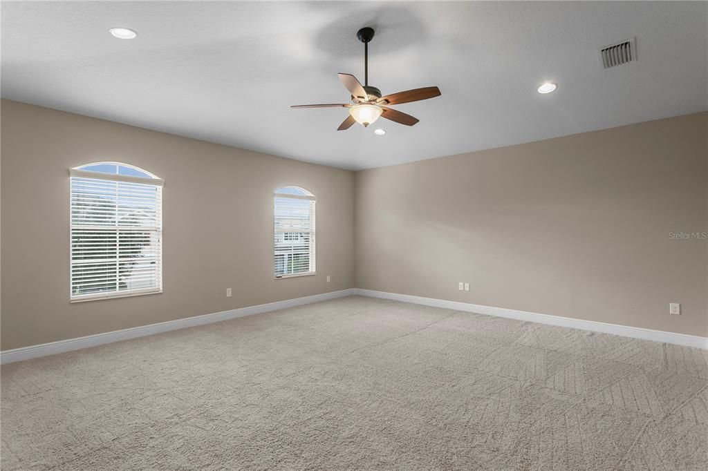 For Sale: $639,000 (5 beds, 3 baths, 3484 Square Feet)