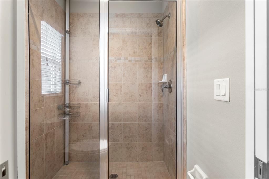 For Sale: $639,000 (5 beds, 3 baths, 3484 Square Feet)