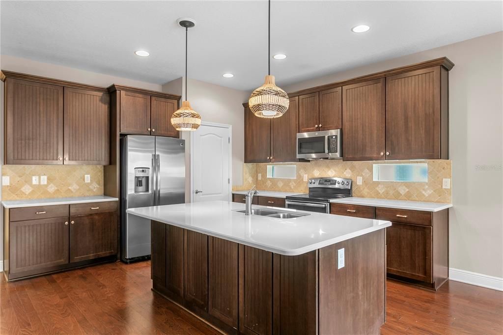 For Sale: $639,000 (5 beds, 3 baths, 3484 Square Feet)