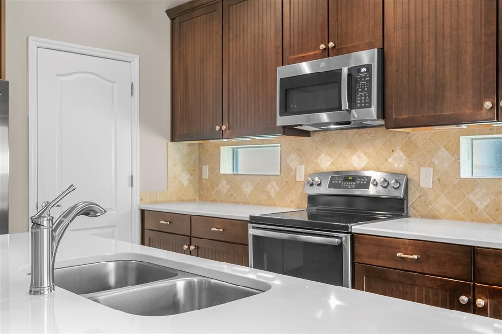 For Sale: $639,000 (5 beds, 3 baths, 3484 Square Feet)