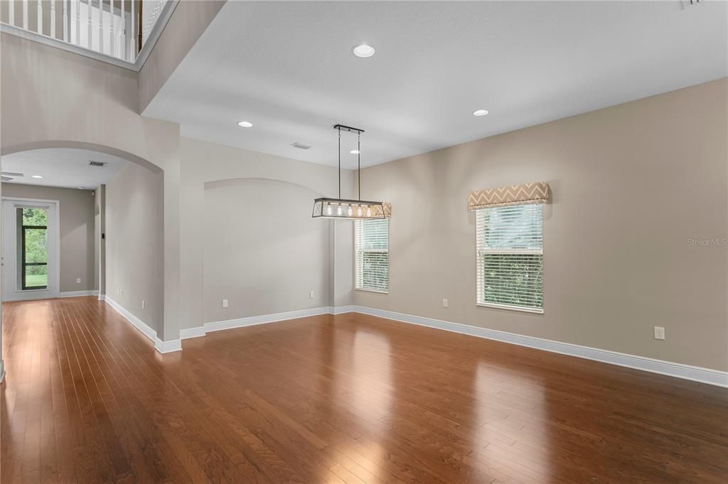 For Sale: $639,000 (5 beds, 3 baths, 3484 Square Feet)