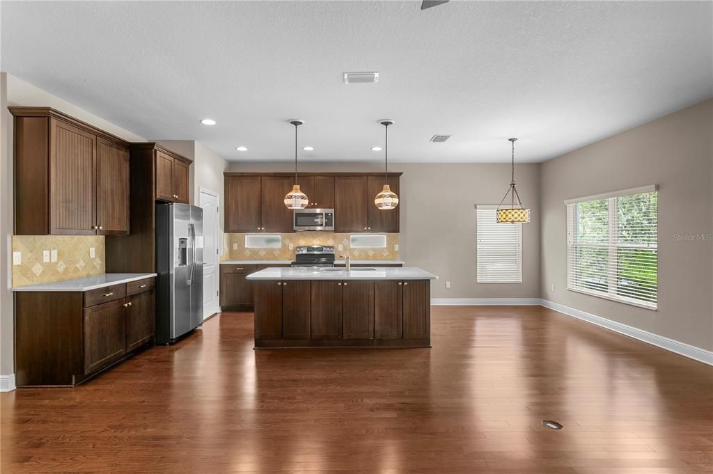 For Sale: $639,000 (5 beds, 3 baths, 3484 Square Feet)