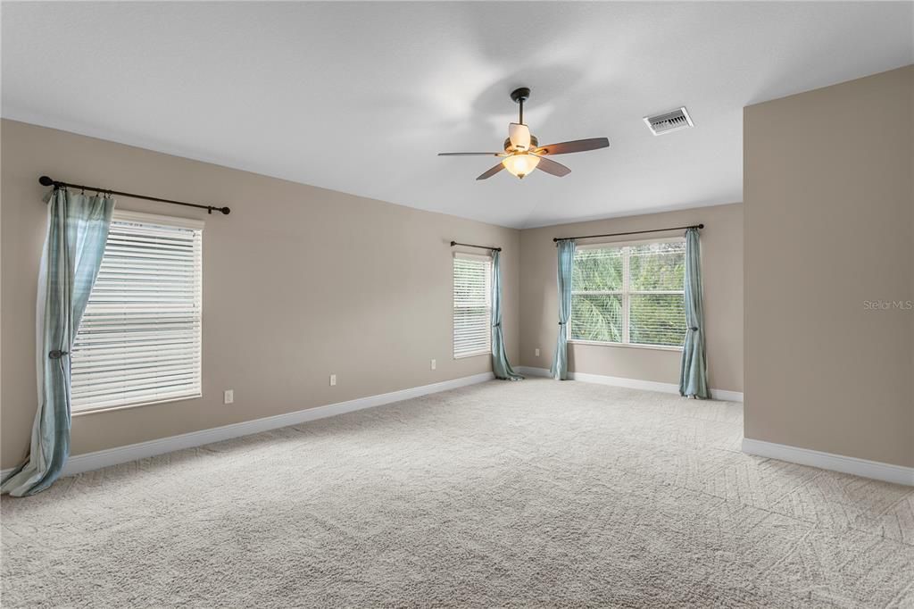 For Sale: $639,000 (5 beds, 3 baths, 3484 Square Feet)