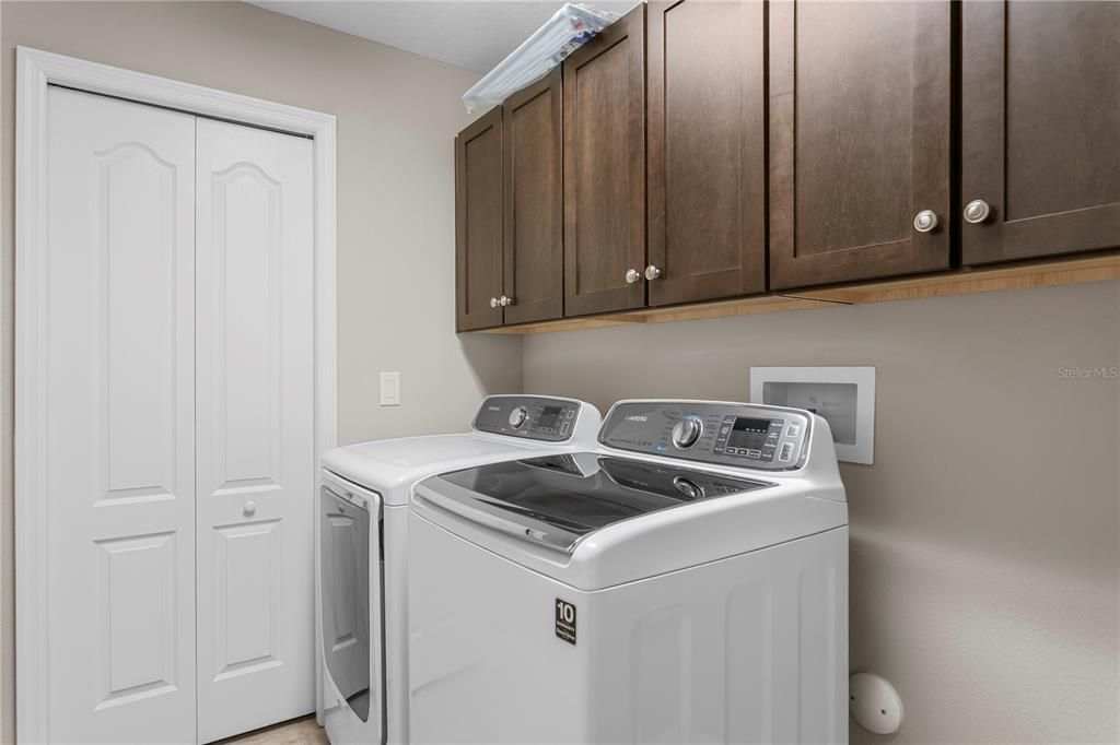 For Sale: $639,000 (5 beds, 3 baths, 3484 Square Feet)