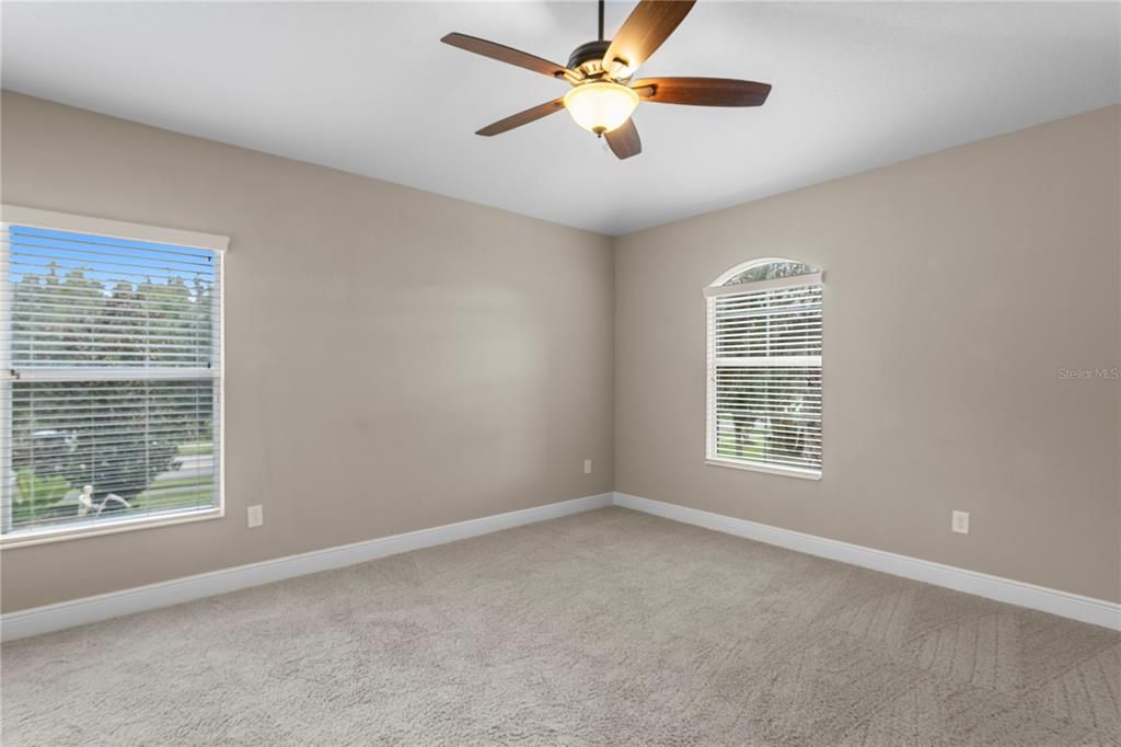 For Sale: $639,000 (5 beds, 3 baths, 3484 Square Feet)