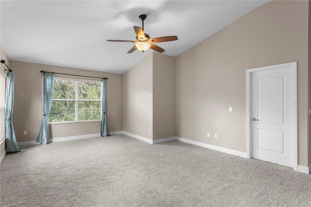 For Sale: $639,000 (5 beds, 3 baths, 3484 Square Feet)