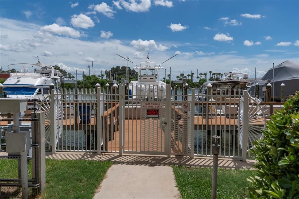 Под контрактом: $315,000 (0 спален, 0 ванн, 0 Квадратных фут)