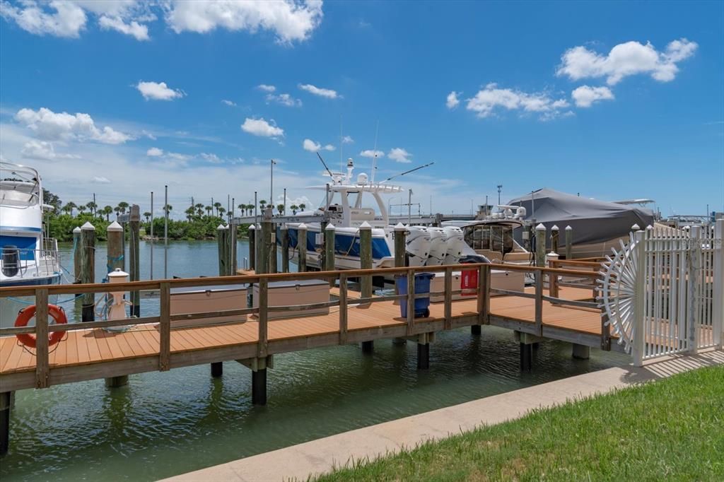 Под контрактом: $315,000 (0 спален, 0 ванн, 0 Квадратных фут)