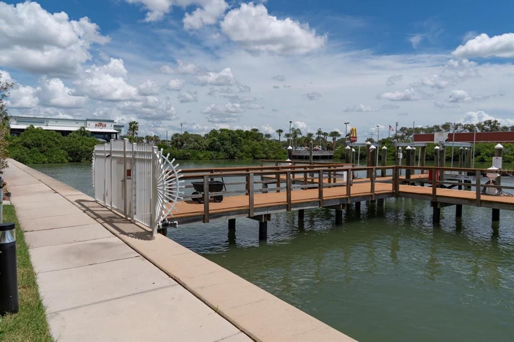 Под контрактом: $315,000 (0 спален, 0 ванн, 0 Квадратных фут)