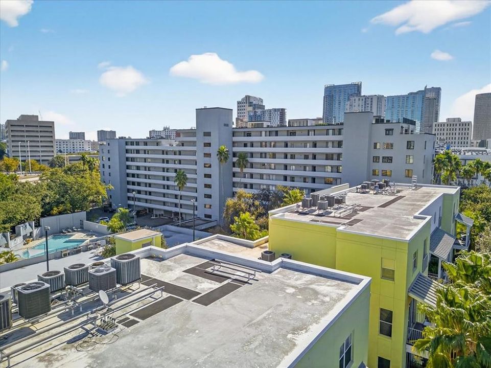 Active With Contract: $325,000 (2 beds, 2 baths, 1136 Square Feet)