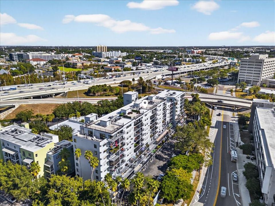 Active With Contract: $325,000 (2 beds, 2 baths, 1136 Square Feet)