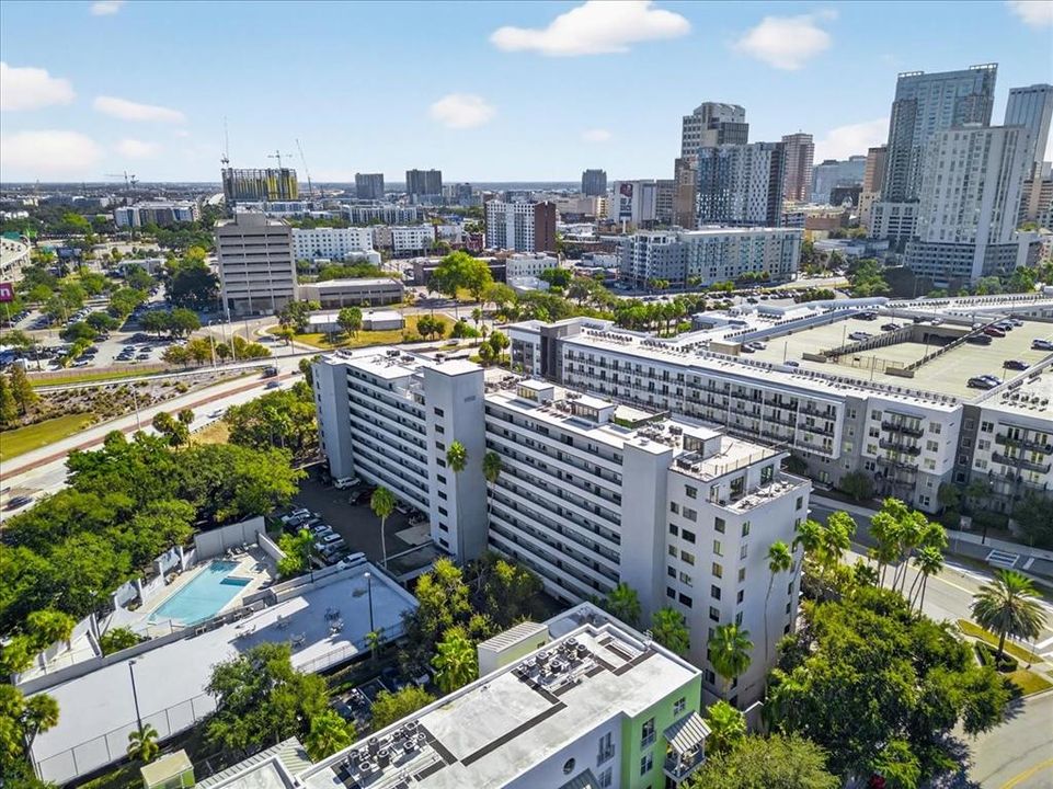 Active With Contract: $325,000 (2 beds, 2 baths, 1136 Square Feet)