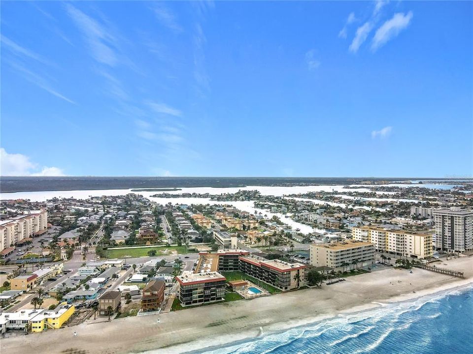 For Rent: $2,800 (2 beds, 2 baths, 1103 Square Feet)