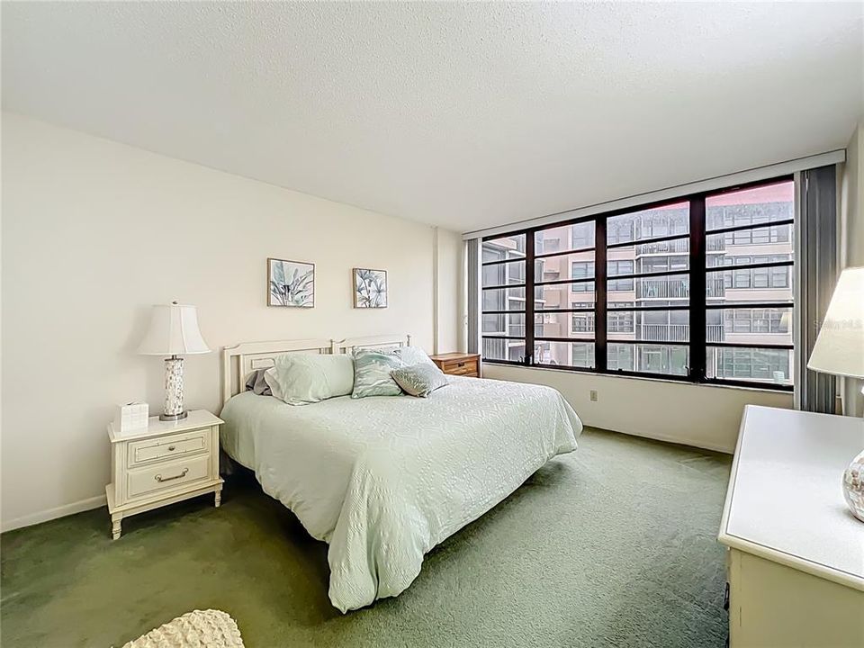 For Rent: $2,800 (2 beds, 2 baths, 1103 Square Feet)