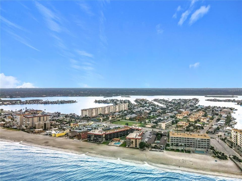 For Rent: $2,800 (2 beds, 2 baths, 1103 Square Feet)