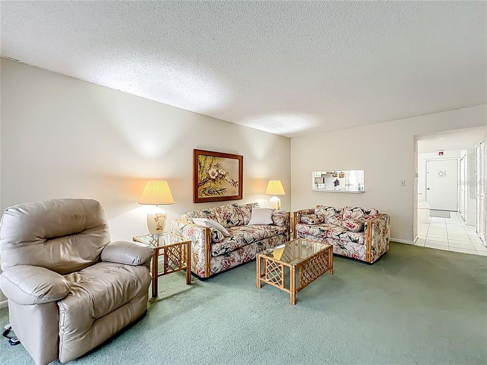 For Rent: $2,800 (2 beds, 2 baths, 1103 Square Feet)