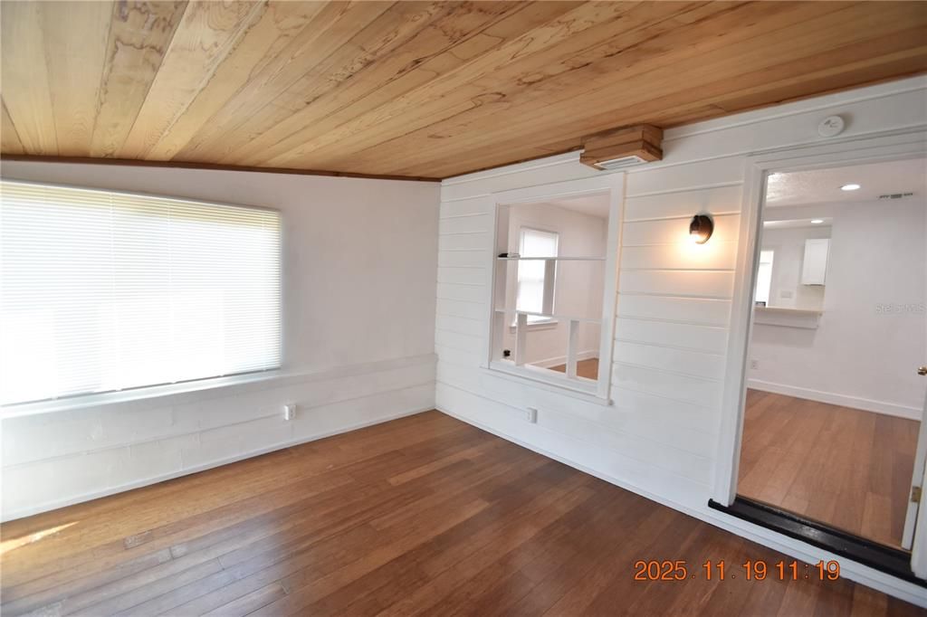 For Rent: $1,695 (2 beds, 1 baths, 630 Square Feet)