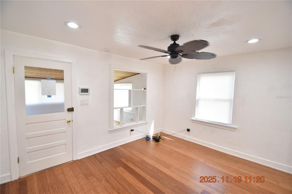 For Rent: $1,695 (2 beds, 1 baths, 630 Square Feet)