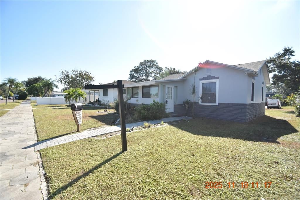 For Rent: $1,695 (2 beds, 1 baths, 630 Square Feet)