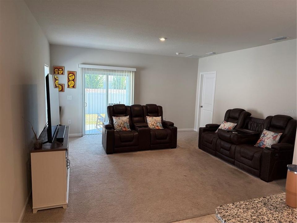 En Venta: $319,888 (3 camas, 2 baños, 1501 Pies cuadrados)