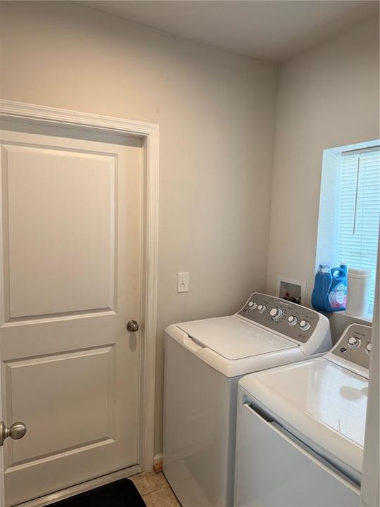 En Venta: $319,888 (3 camas, 2 baños, 1501 Pies cuadrados)