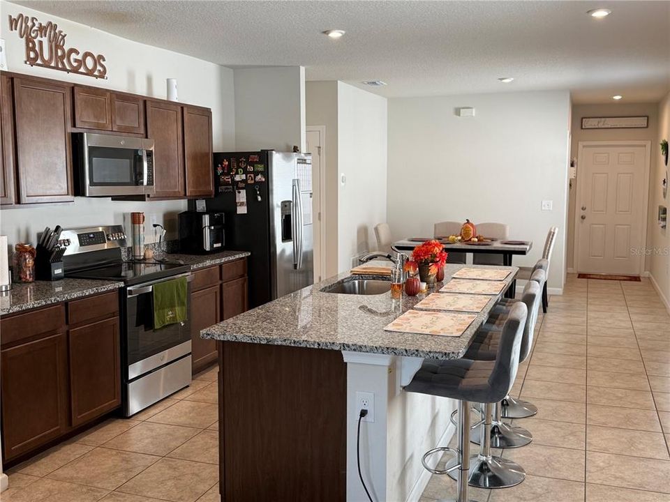 En Venta: $319,888 (3 camas, 2 baños, 1501 Pies cuadrados)