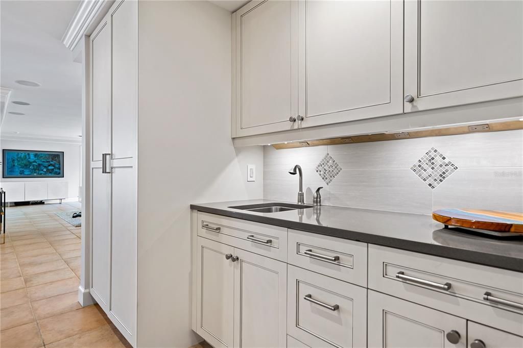 В аренду: $7,900 (3 спален, 3 ванн, 2475 Квадратных фут)